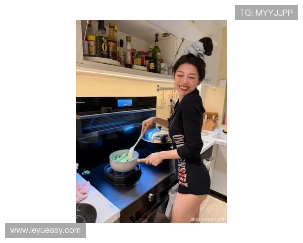 刘诗雯退役后住进上海老洋房，每天喝手冲咖啡练瑜伽，这日子过得比偶像剧还飘