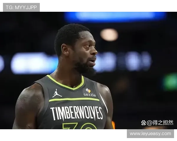 兰德尔高效挡拆配合库里拉开进攻差距提升球队核心威胁