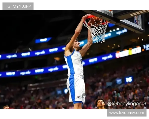 切特·霍姆格伦挡拆拉开防线提升内线得分效率明显提升