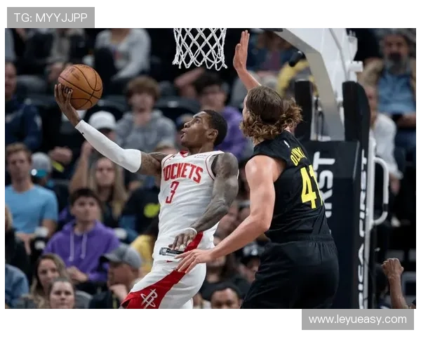 威斯布鲁克比上赛季更常以挡拆组织球权提升效率