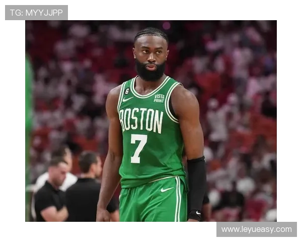 杰伦·布朗背身单打效率提升明显 拉开与队友得分差距